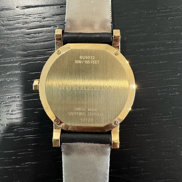BURBERRY THE CITY GOLD TONE LEATHER STRAP GOLD DIAL WATCH BU9032 🤩 - Picture 5 of 7